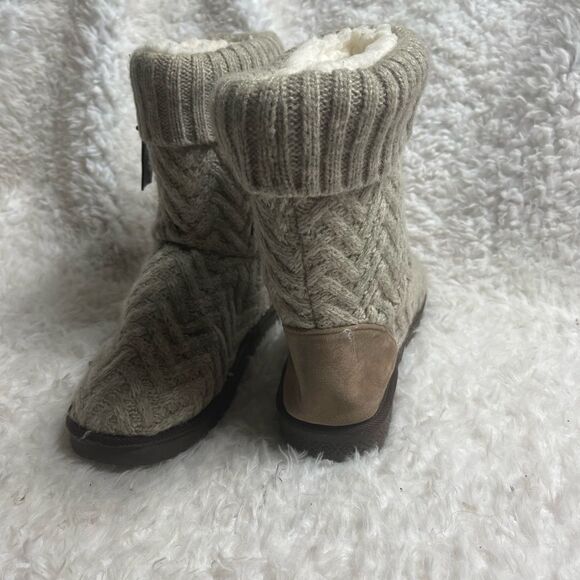 Mukluks beige and gray knit boots brown faux suede trim faux fur lining … - Picture 4 of 12
